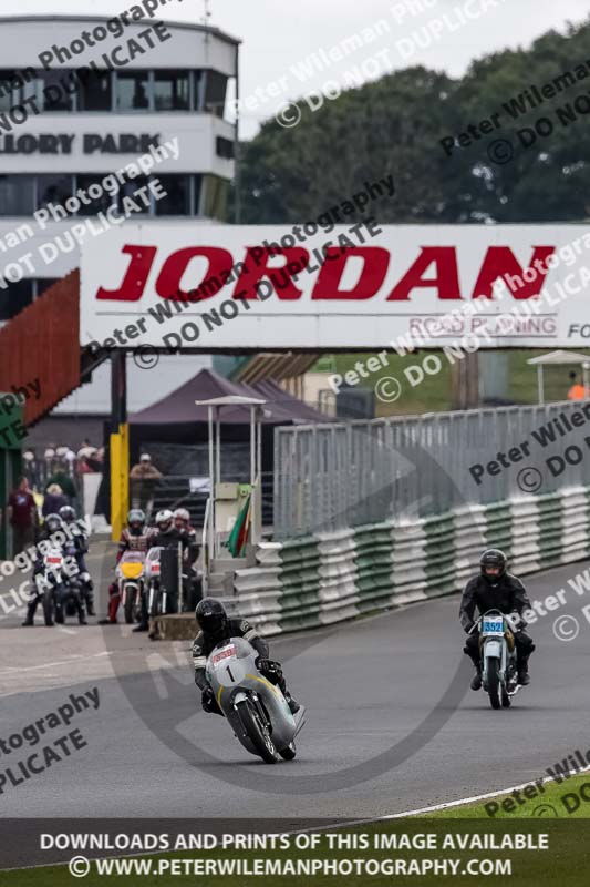 Vintage motorcycle club;eventdigitalimages;mallory park;mallory park trackday photographs;no limits trackdays;peter wileman photography;trackday digital images;trackday photos;vmcc festival 1000 bikes photographs